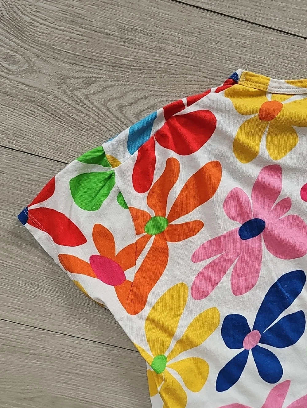 Zara Bright Floral Diagonal Seam Boxy Cropped Tee, Small - Picture 8 of 11